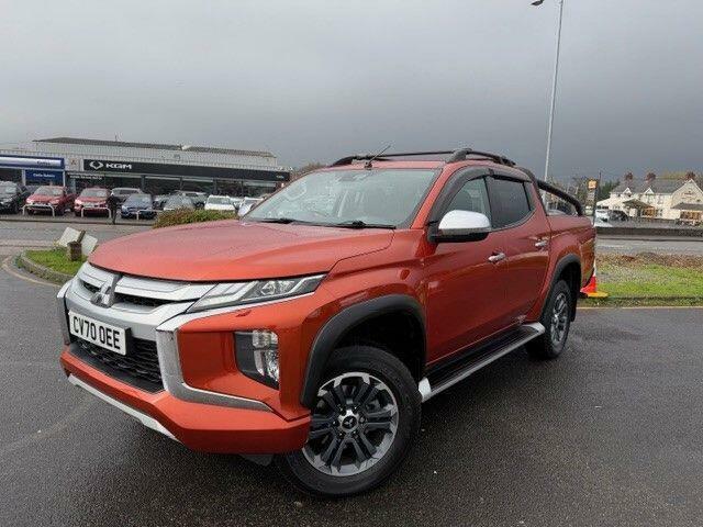 Mitsubishi L200 2.2 Di-d Dc Barbarian Pickup Double Cab CV70OEE Orange #3