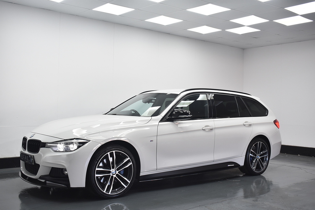 BMW 3 Series Estate YH69YDK White #2
