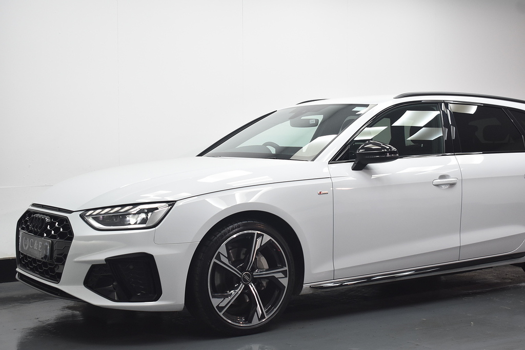 Audi A4 Avant Estate YR73FFO White #3