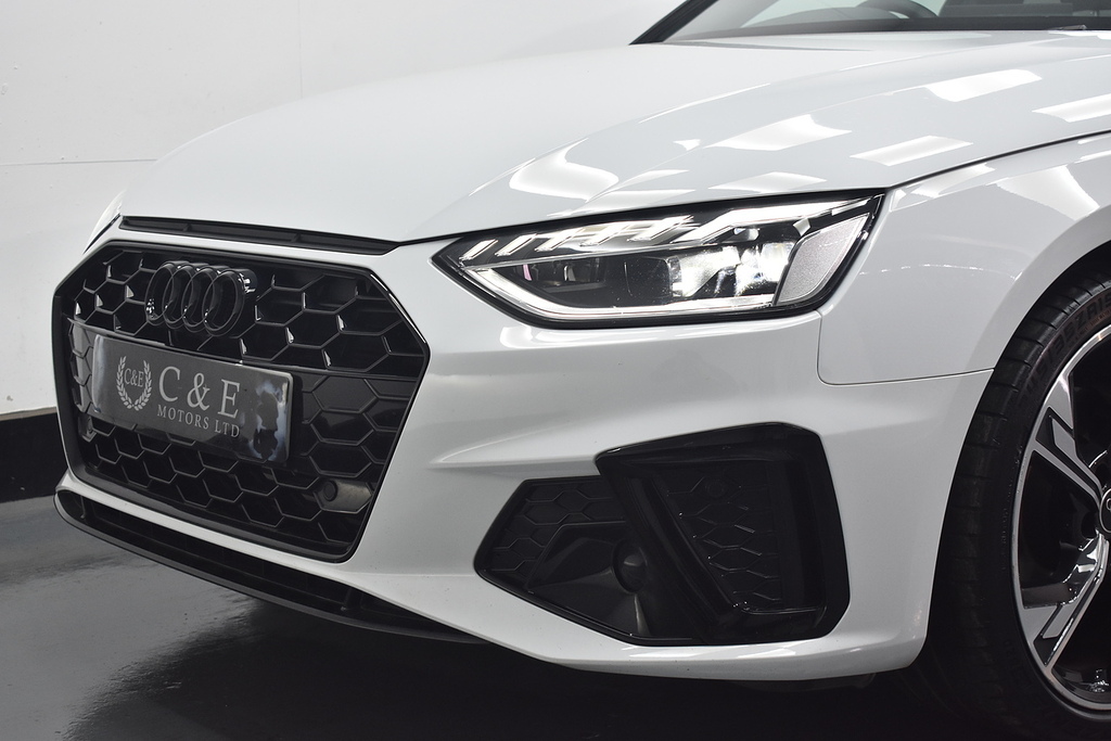Audi A4 Avant Estate YR73FFO White #6