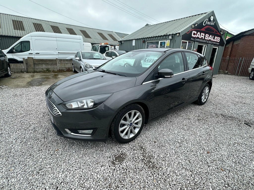 Ford Focus 1L Titanium Grey