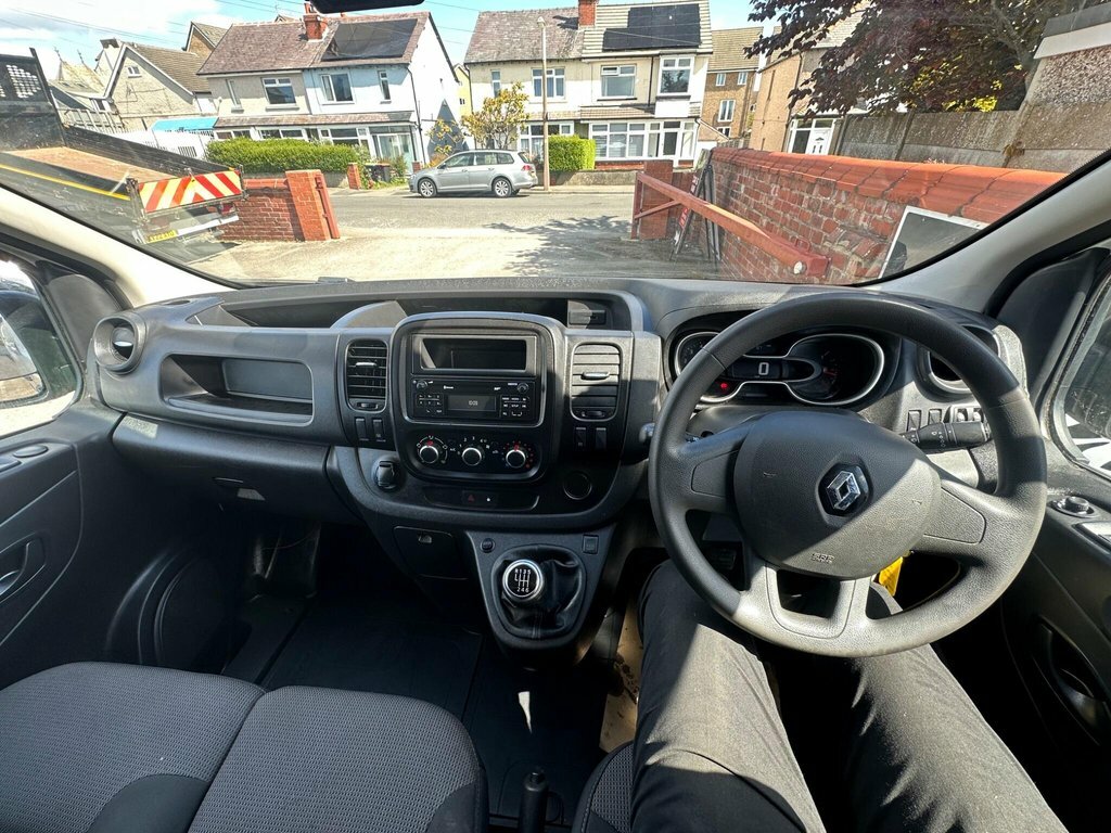 Renault Trafic 2L Business FD21YMA White #3