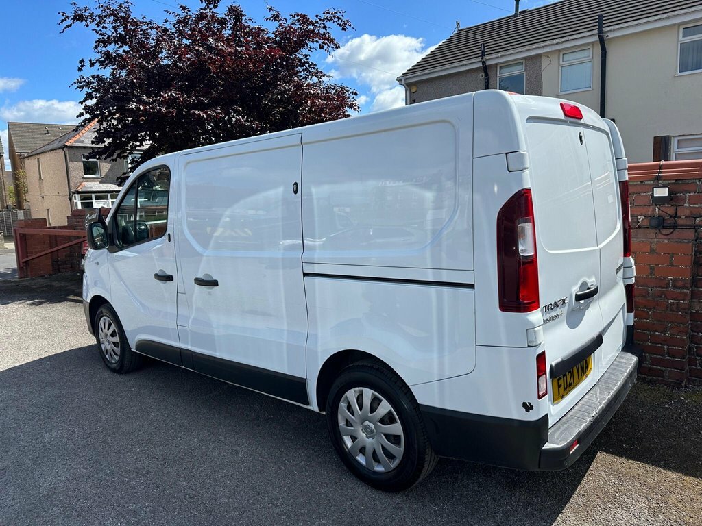 Renault Trafic 2L Business FD21YMA White #2