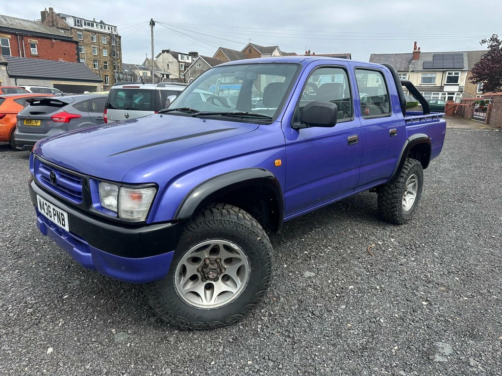 Toyota HILUX Pickup Purple