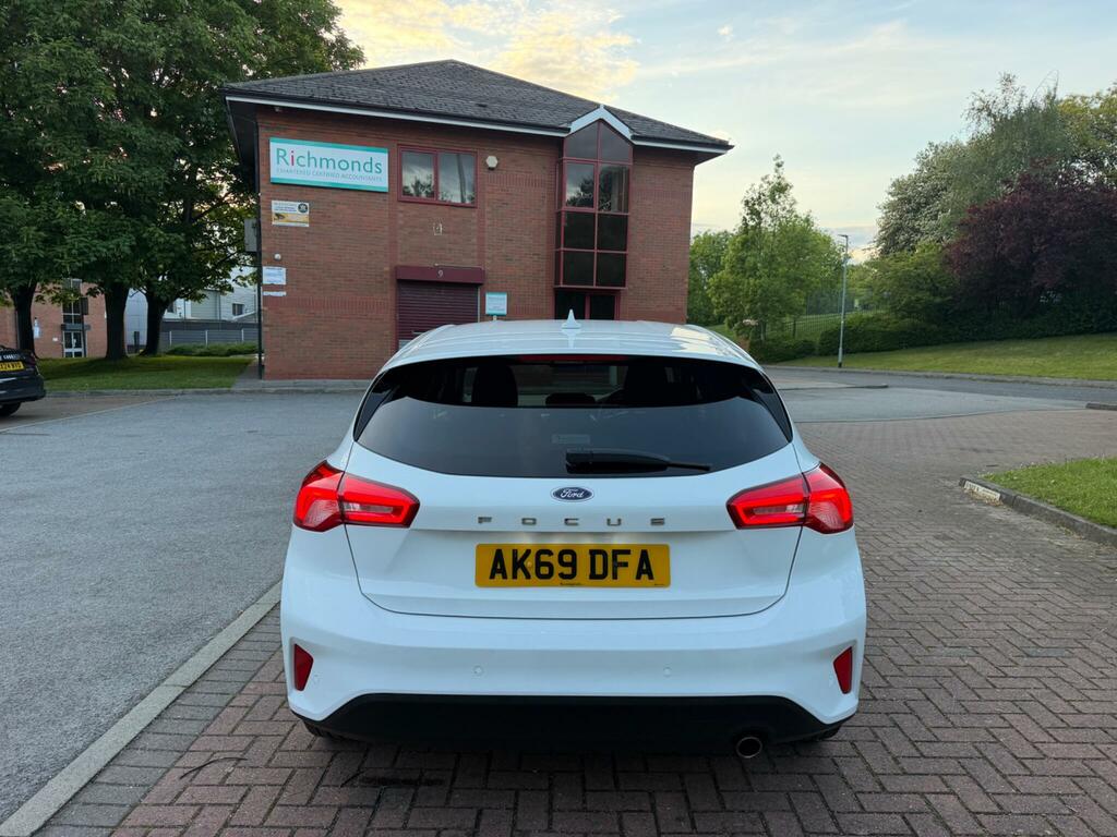 Ford Focus 1.0T Ecoboost Titanium Euro 6 Ss AK69DFA White #4