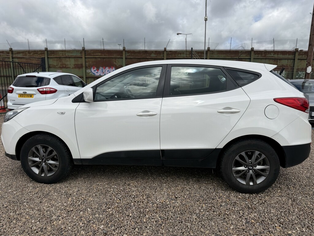 Hyundai Ix35 Suv 1.7 Crdi S 2014 EJ64NVZ White #2