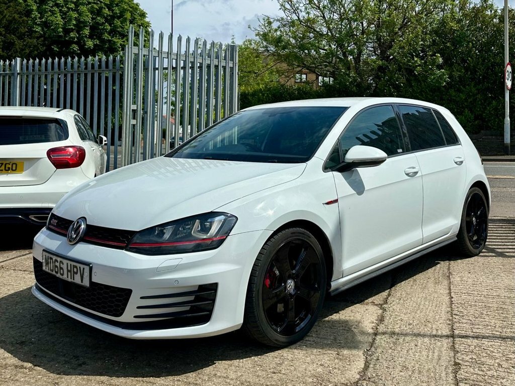 Volkswagen Golf 2.0 Tsi Bluemotion Tech Gti Hatchback D MD66HPV White #3
