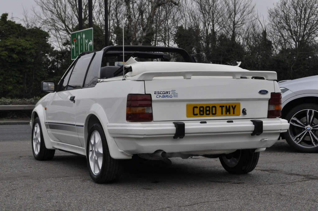 Ford Escort 1.6 Cabriolet 78 Bhp Red #17