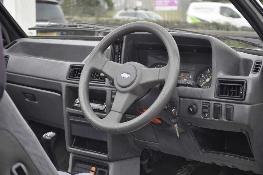 Ford Escort Se Cabriolet White #6