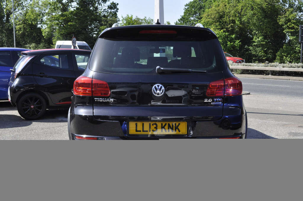 Volkswagen Tiguan 2.0 Tiguan R-line Tdi Bluemotion Technology 4Motio LL13KNK Black #2