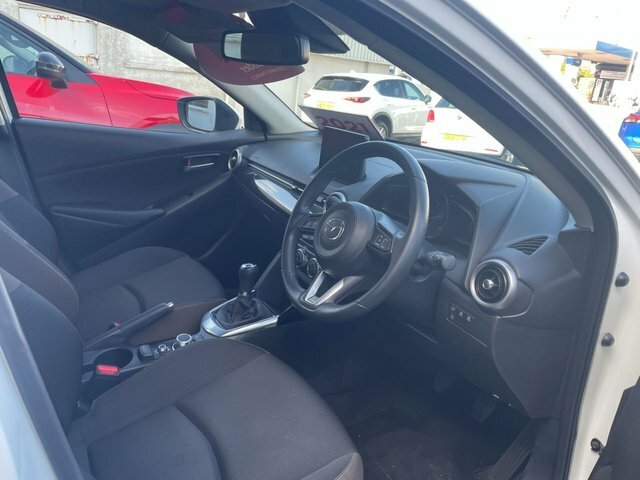 Mazda 2 1.5 E-skyactiv G Mhev Mhev Se-l Hatchback Petr BX22WYJ White #5