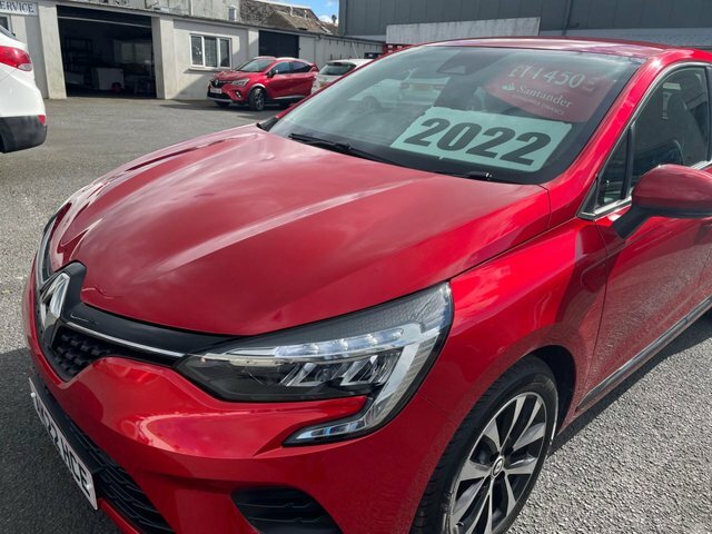 Renault Clio 1.0 Tce Iconic Edition Hatchback Red
