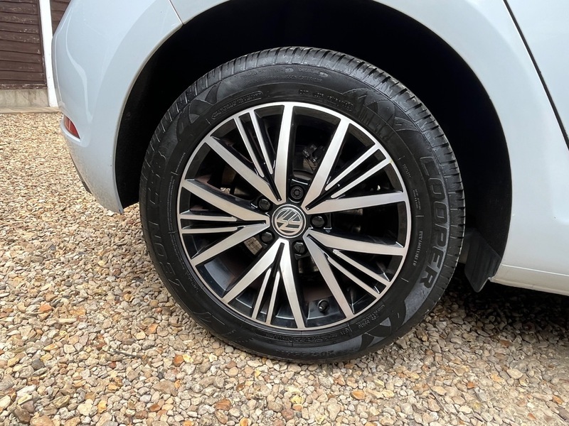 Volkswagen Golf Se Navigation Tsi Bluemotion GJ67UUK Silver #3