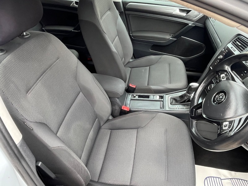 Volkswagen Golf Se Navigation Tsi Bluemotion GJ67UUK Silver #6