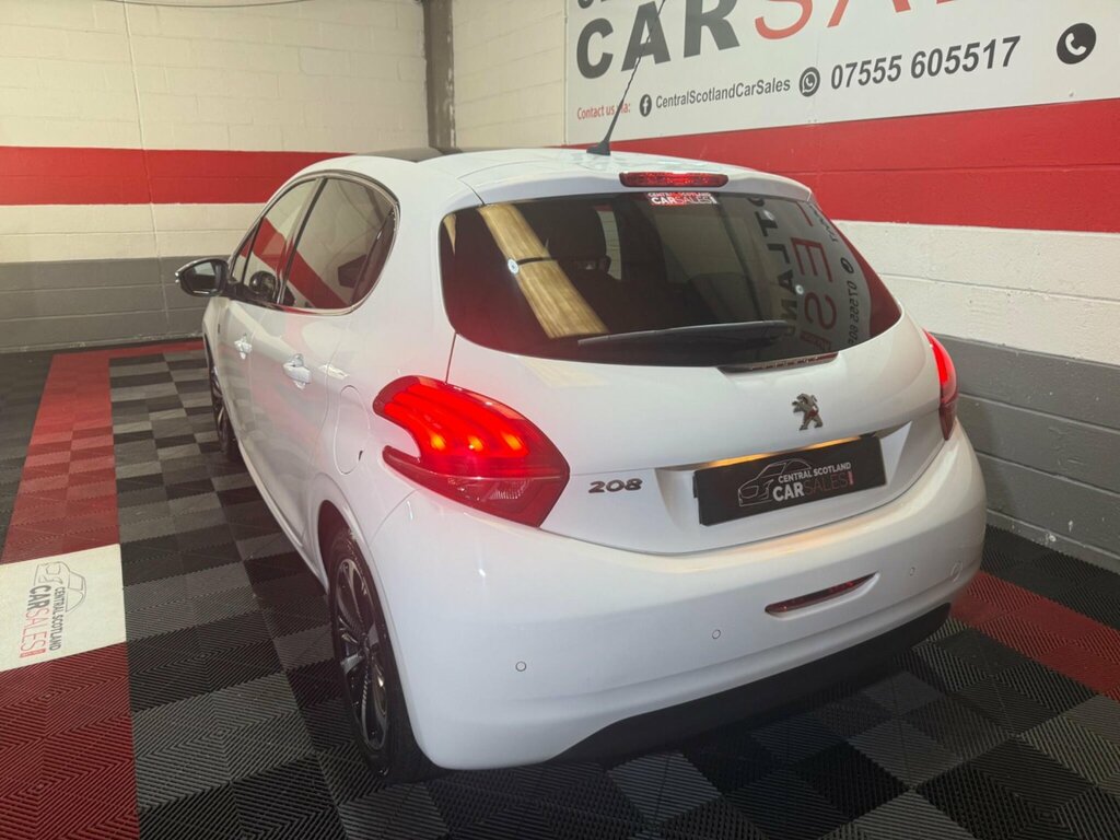 Peugeot 208 1.2 Puretech Tech Edition Euro 6 Ss YB68NKX White #3