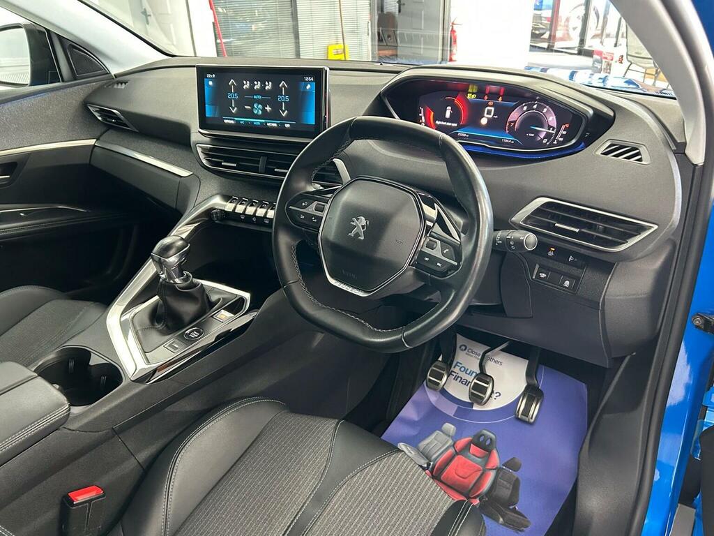 Peugeot 3008 1.2 Puretech Allure Premium Euro 6 Ss MK72WEA Blue #4