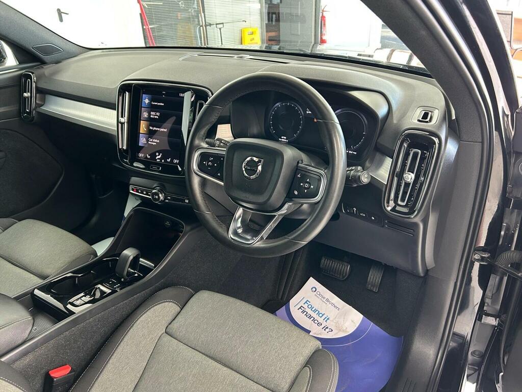 Volvo XC40 1.5H T4 Recharge 10.7Kwh Plus Euro 6 Ss YS23GVN Black #4