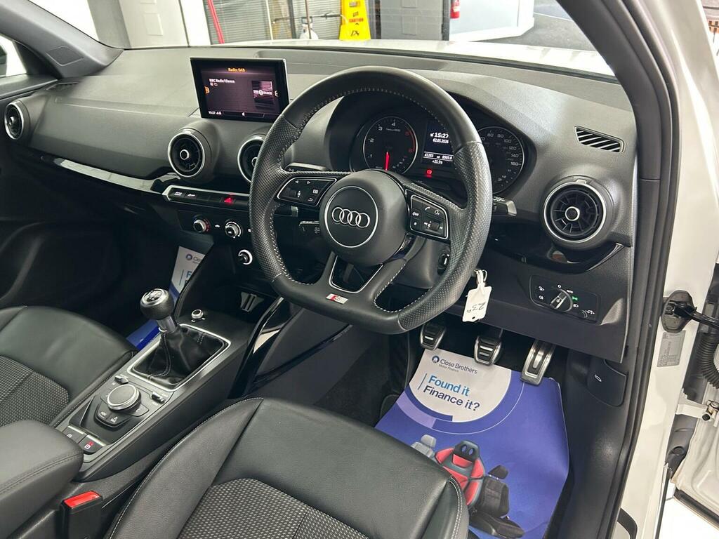 Audi Q2 1.6 Tdi 30 Black Edition Euro 6 Ss VE69BDY White #4