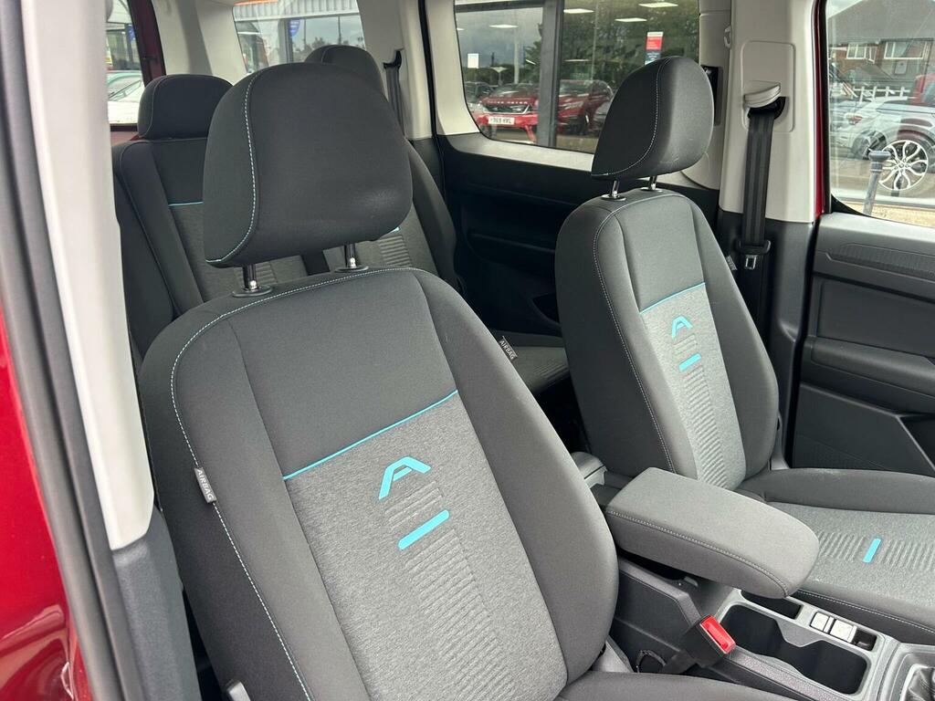 Ford Grand Tourneo Connect 2.0 Ecoblue Active Euro 6 Ss Red #6