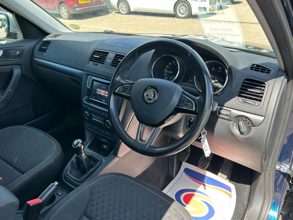 Skoda Yeti 2.0 Tdi Se Drive Outdoor Euro 6 Ss SB17WXF Blue #4