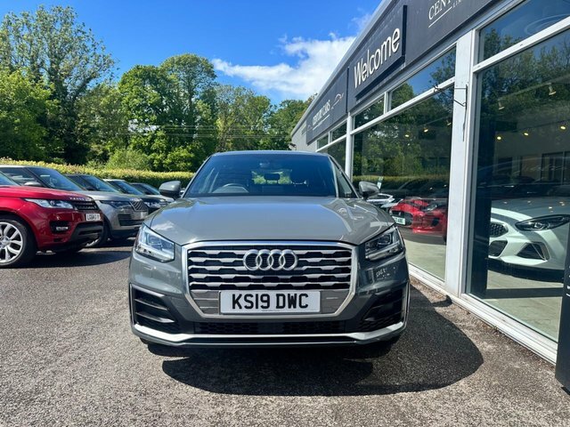 Audi Q2 S Line KS19DWC Black #2
