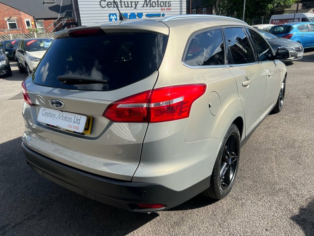 Ford Focus 1L Titanium Silver #5