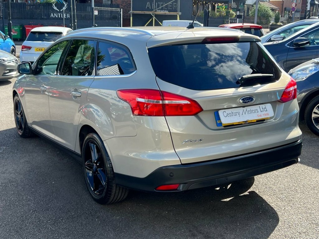 Ford Focus 1L Titanium Silver #3