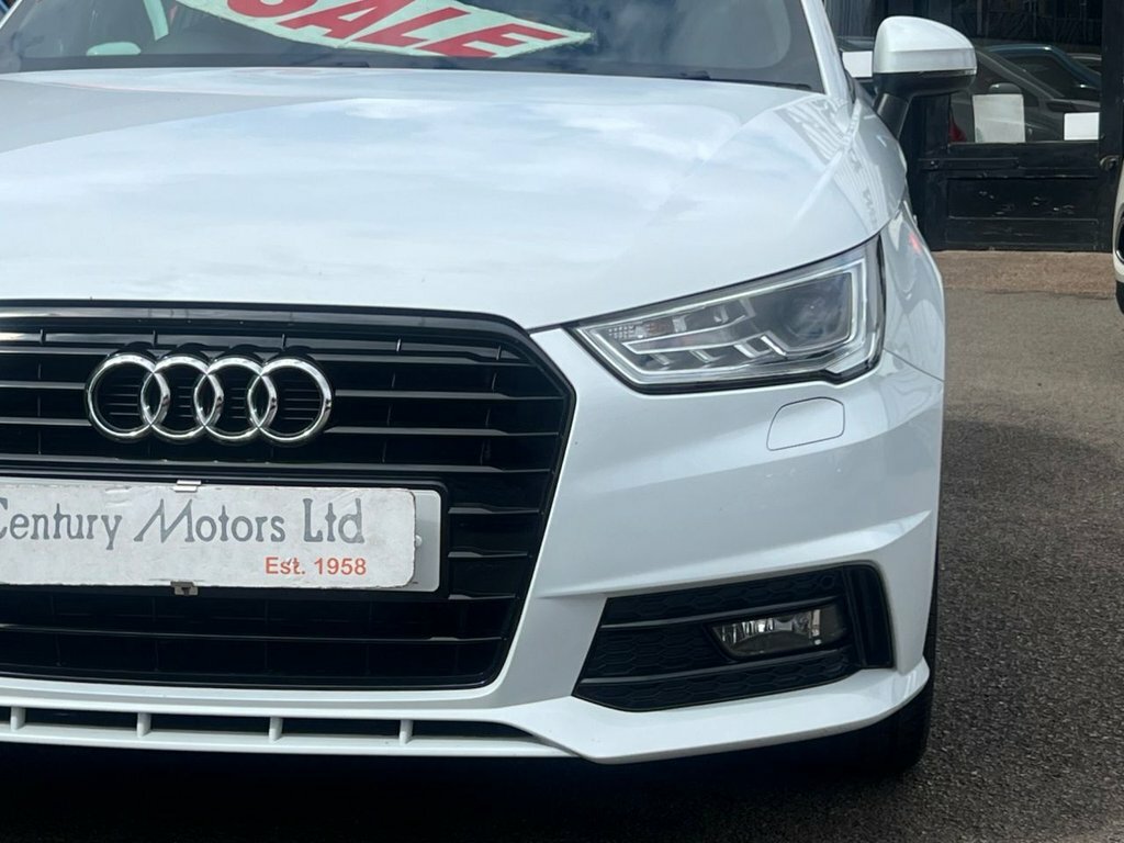 Audi A1 1L Black Edition CX16DZW White #2
