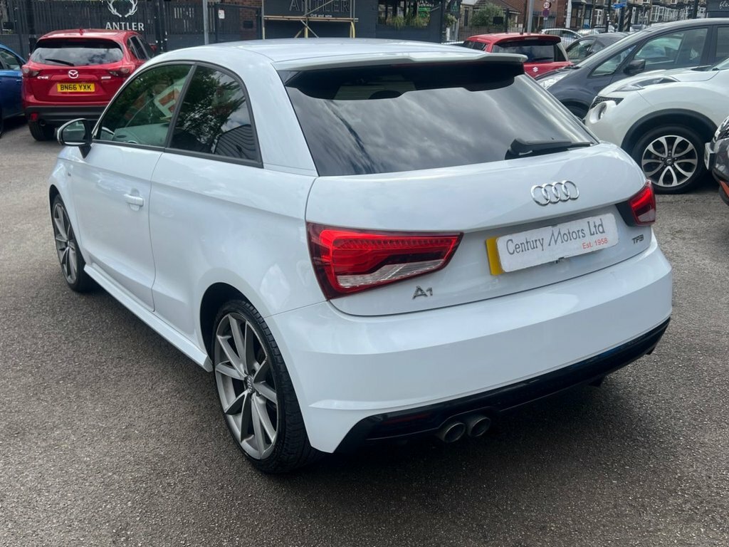 Audi A1 1L Black Edition CX16DZW White #3