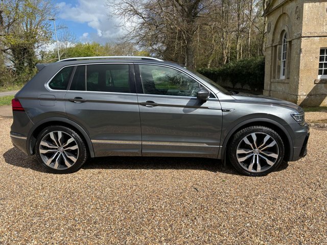 Volkswagen Tiguan 2.0 Tdi R-line 4Motion Euro 6 S S SW68UYC Grey #2