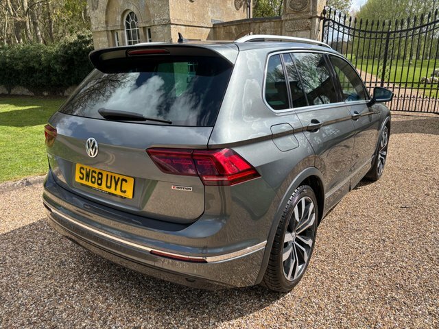 Volkswagen Tiguan 2.0 Tdi R-line 4Motion Euro 6 S S SW68UYC Grey #3