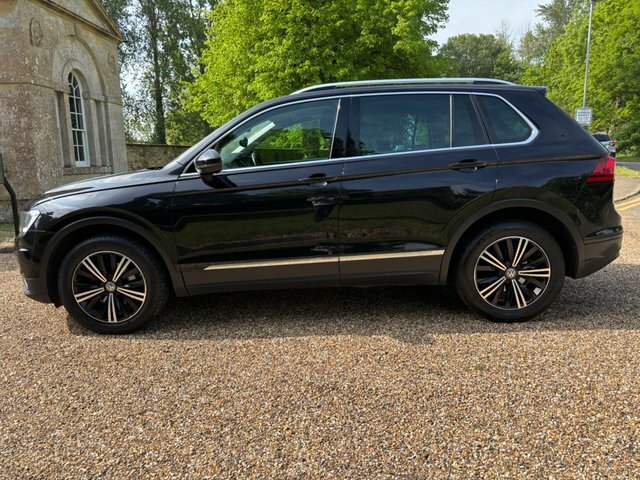 Volkswagen Tiguan 2.0 Tdi Se Navigation 4Motion Euro 6 S S YK67ZHC Black #6