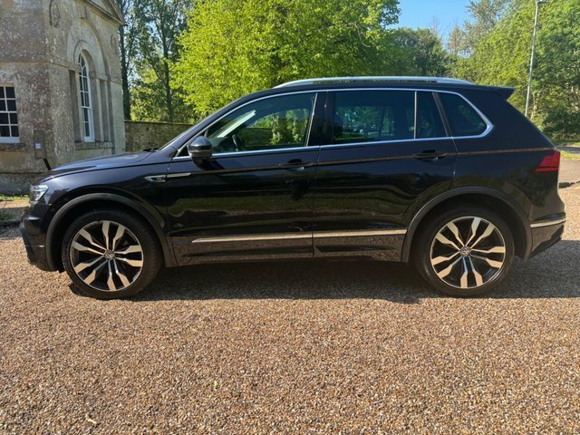Volkswagen Tiguan 2.0 Tdi Bluemotion Tech R-line 4Motion Euro 6 S S SV17YJJ Black #6