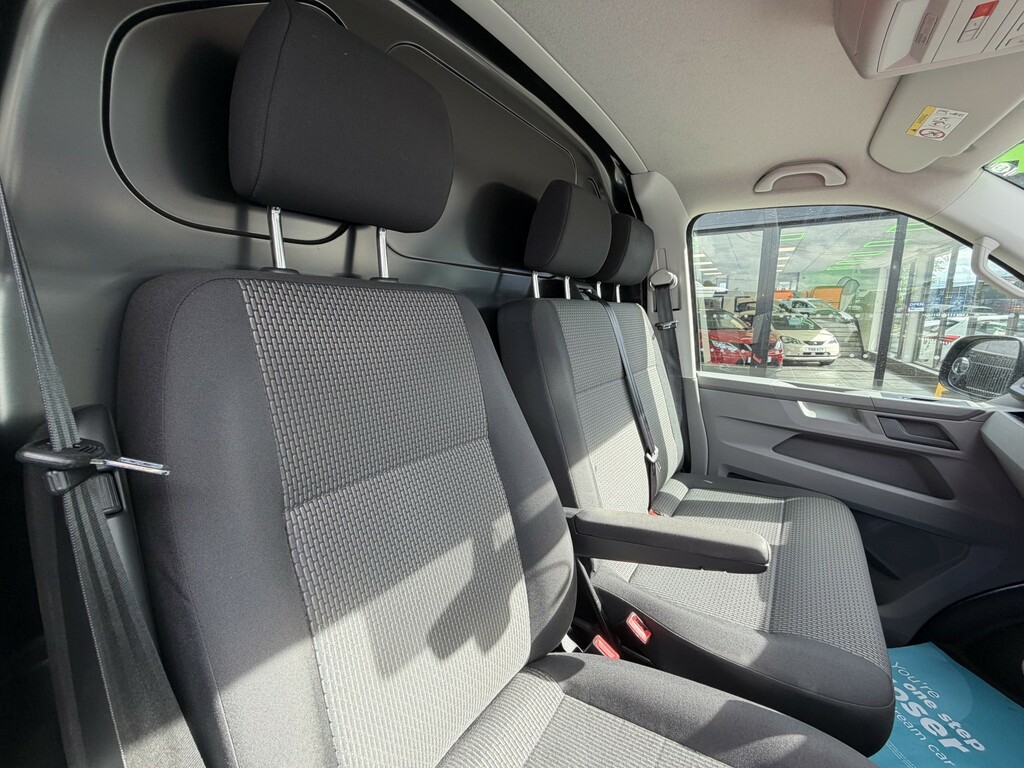 Volkswagen Transporter 2.0 Tdi T28 Highline MJ71WNL Black #6