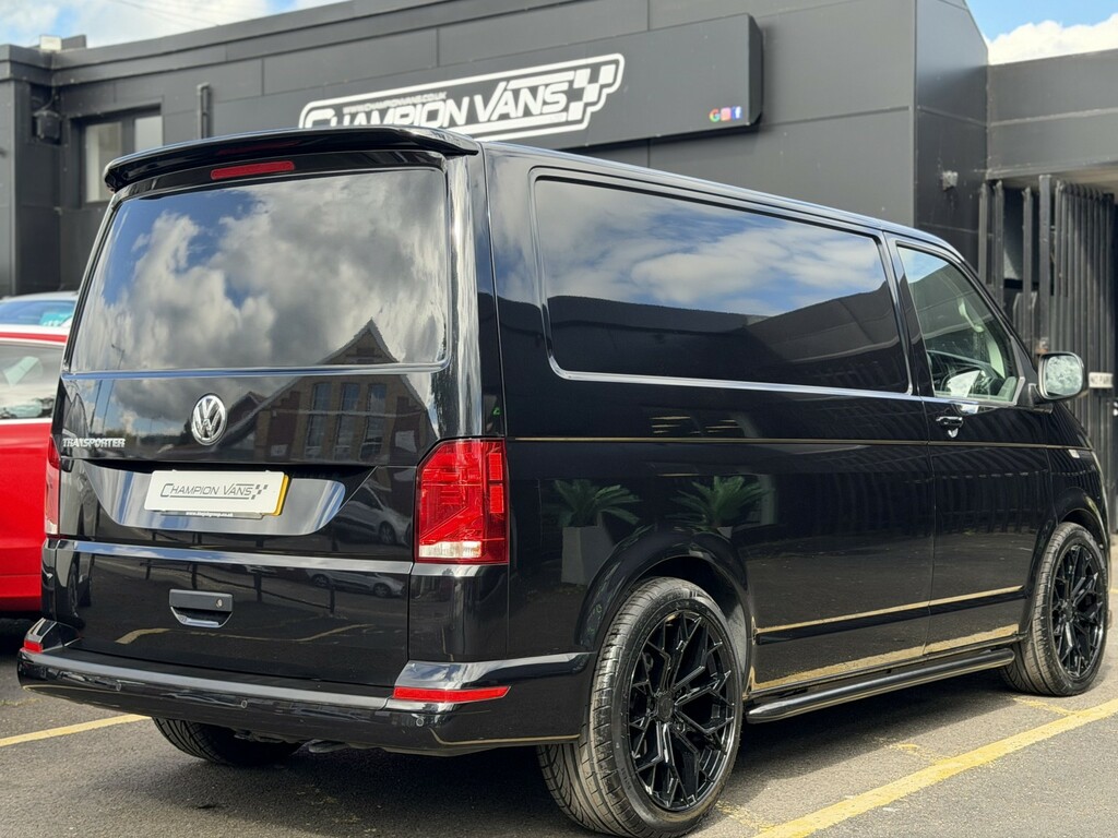 Volkswagen Transporter 2.0 Tdi T28 Highline MJ71WNL Black #2