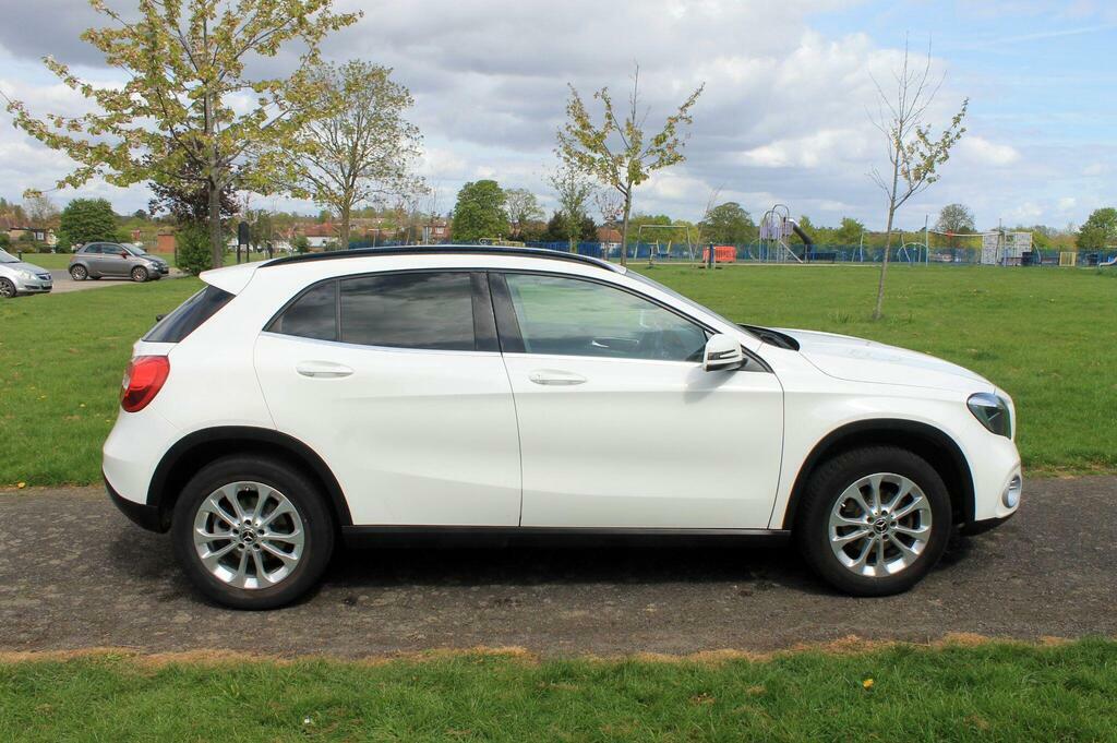 Mercedes-Benz GLA Class 2019 Mercedes-benz Gla 1.6 Gla200 Se Suv Petro SD19WYK White #6