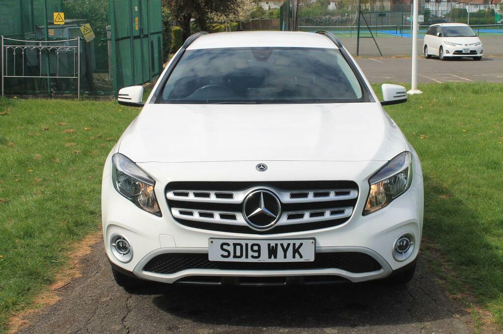 Mercedes-Benz GLA Class 2019 Mercedes-benz Gla 1.6 Gla200 Se Suv Petro SD19WYK White #4