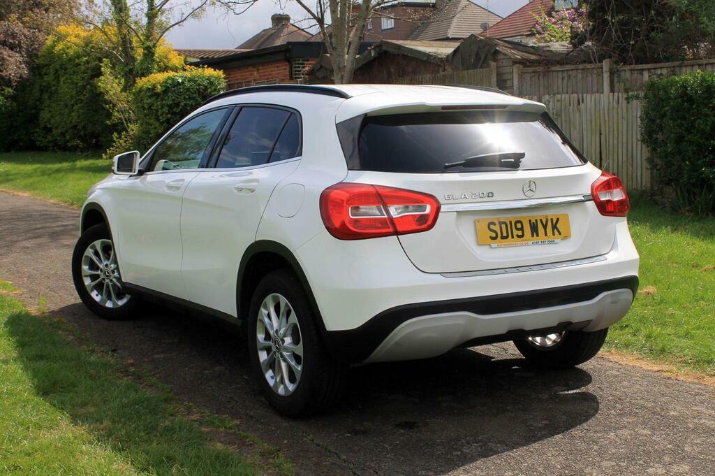 Mercedes-Benz GLA Class 2019 Mercedes-benz Gla 1.6 Gla200 Se Suv Petro SD19WYK White #5