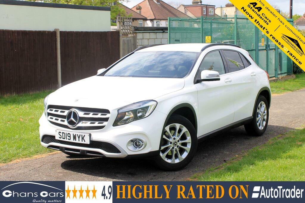 Mercedes-Benz GLA Class 2019 Mercedes-benz Gla 1.6 Gla200 Se Suv Petro White