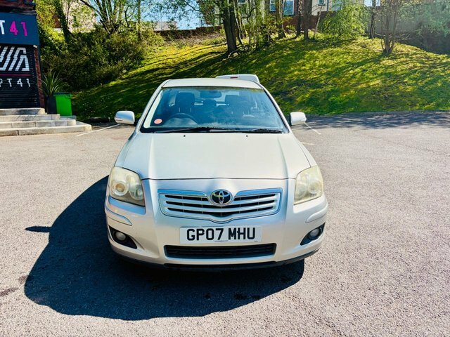 Toyota Avensis Hatchback Silver #2