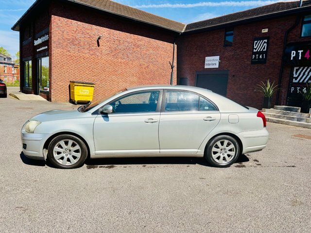 Toyota Avensis Hatchback Silver #4