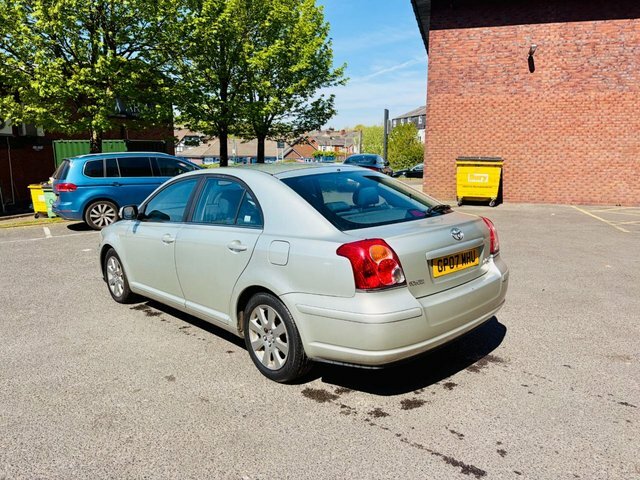 Toyota Avensis Hatchback Silver #8