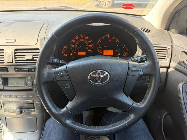 Toyota Avensis Hatchback Silver #15