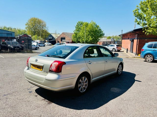 Toyota Avensis Hatchback Silver #5