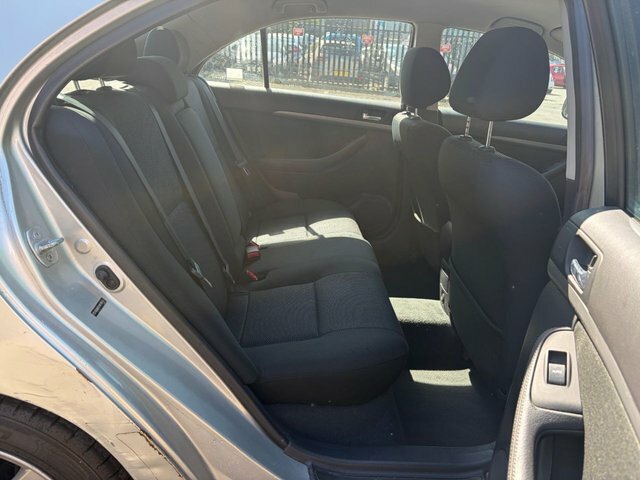 Toyota Avensis Hatchback Silver #10