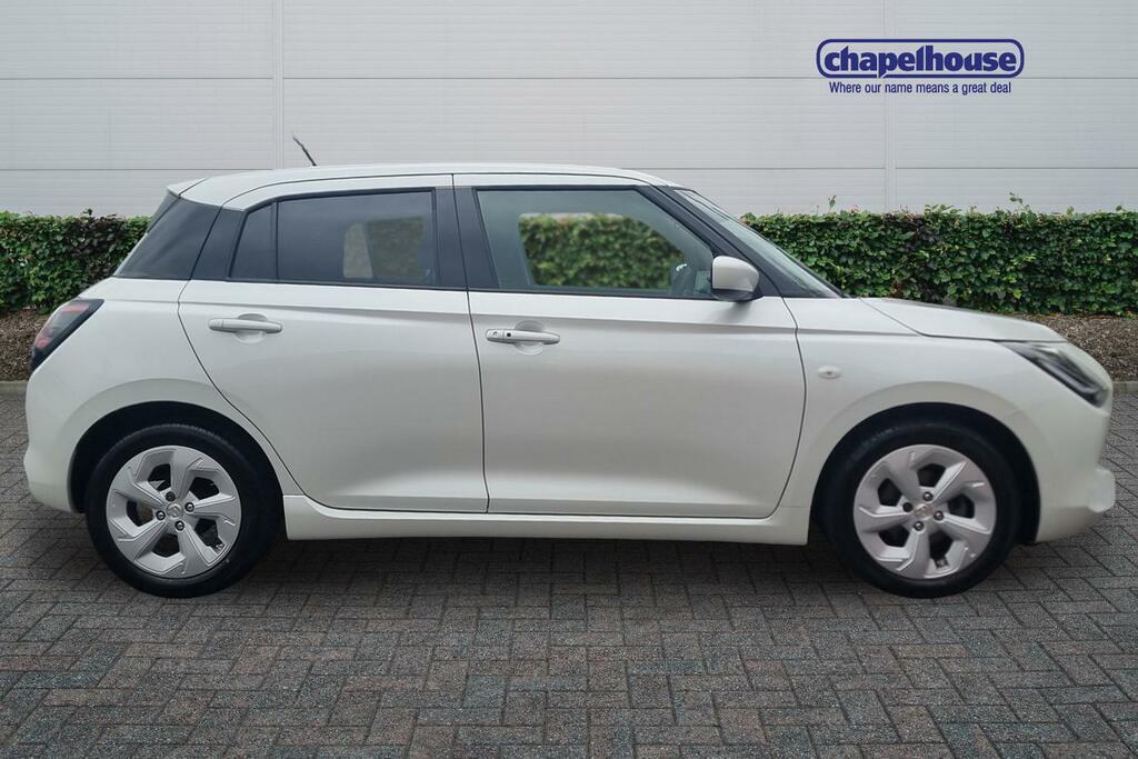 Suzuki Swift Motion Mhev 1.2 DK75LVA White #2