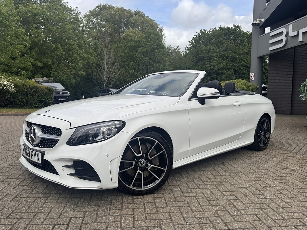 Mercedes-Benz C Class C300 Amg Line KM69FYN White #3