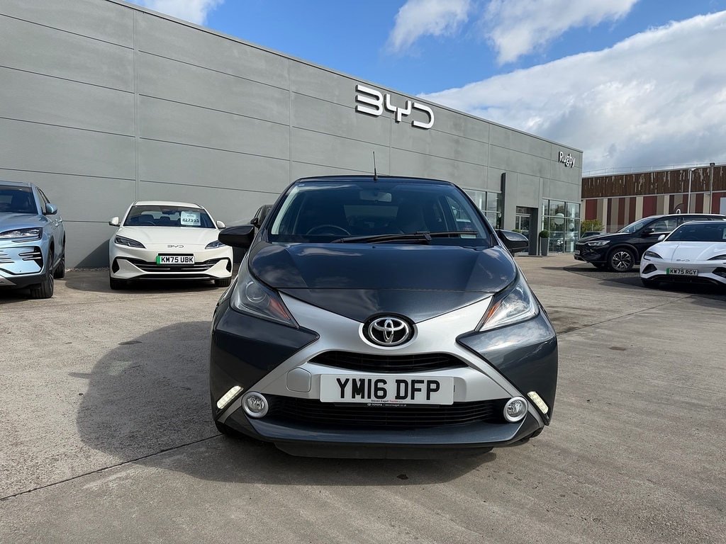 Toyota Aygo Vvt-i X-clusiv 2 Grey #2