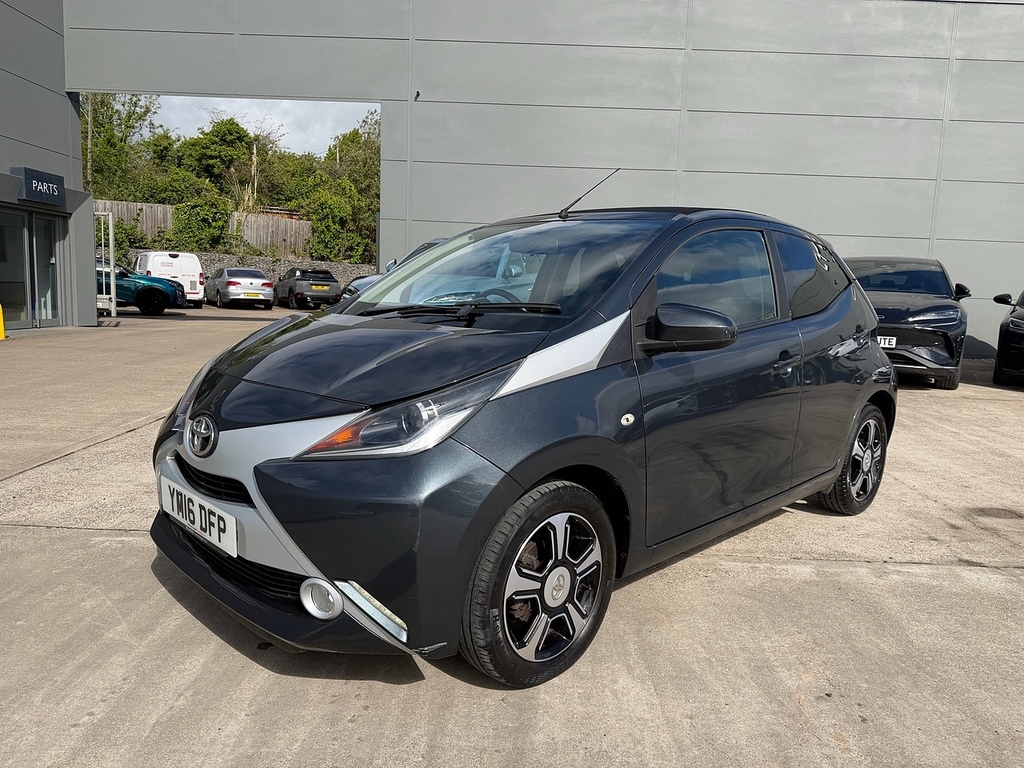 Toyota Aygo Vvt-i X-clusiv 2 Grey #3