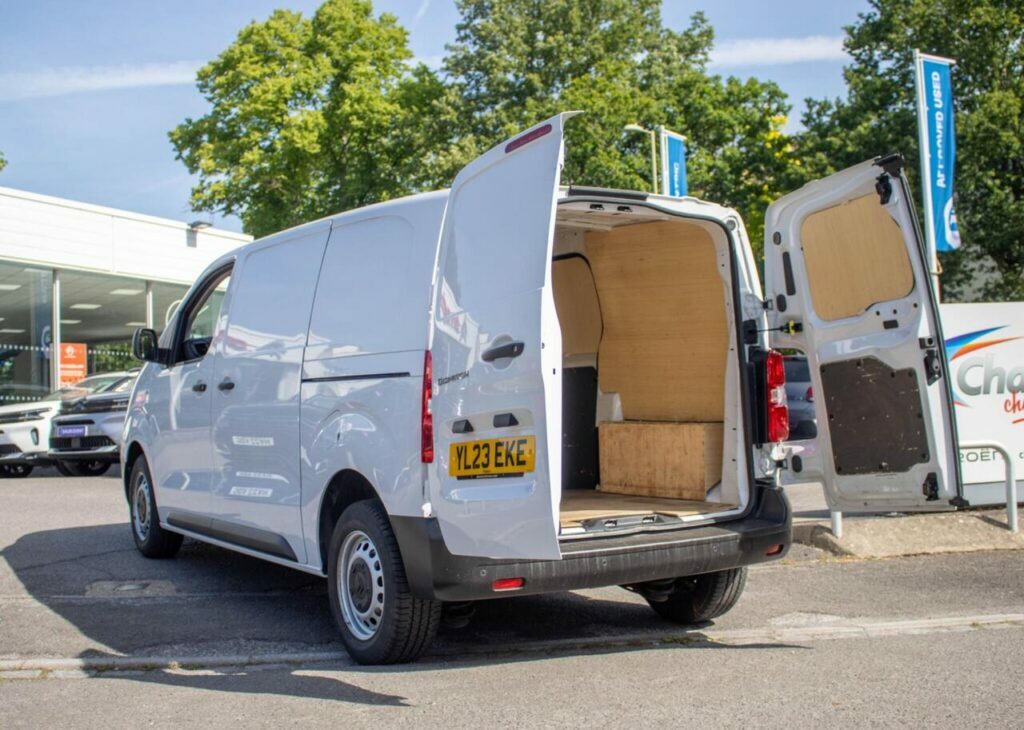 Citroen Dispatch Mpv YL23EKE White #4